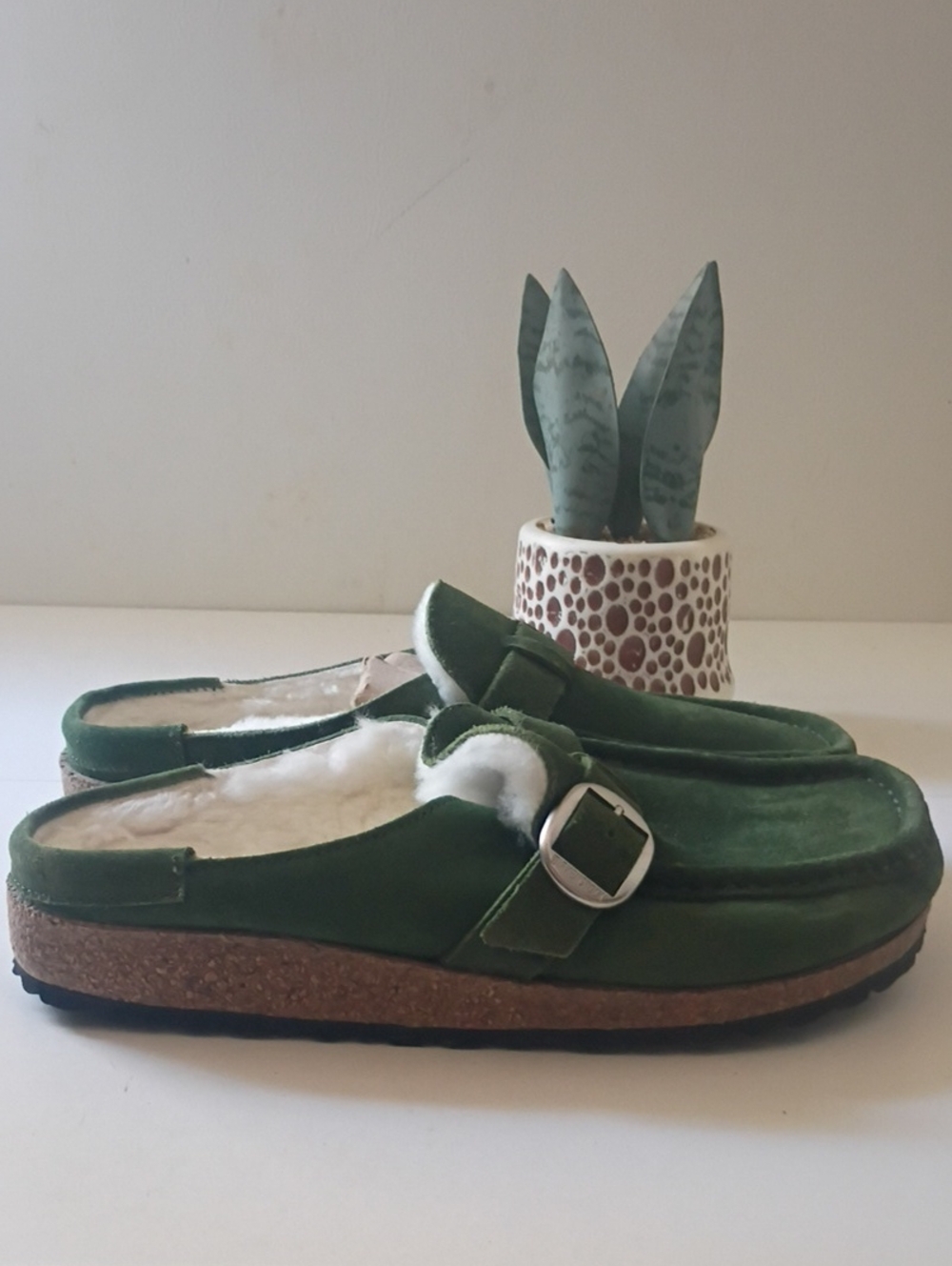 Birkenstock Buckley Shearling clogs in mountain view green suede Size 38 US 7